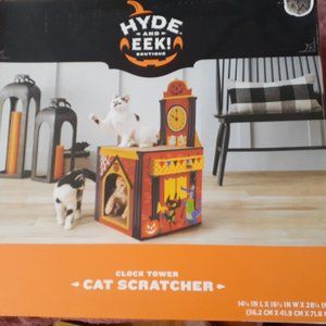 Brand New HYDE & EEK Clock Tower Cat Scratcher
